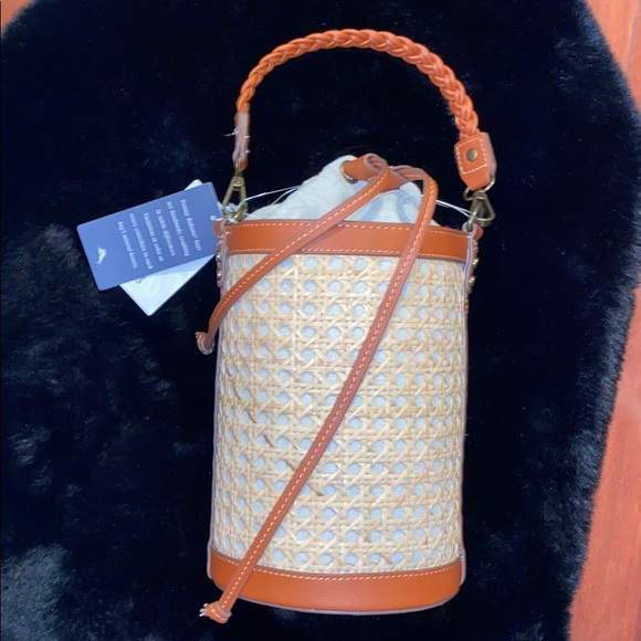 Tommy Bahama Handbags - TOMMY BAHAMA RATTAN STRAW HANDMADE BUCKET BAG